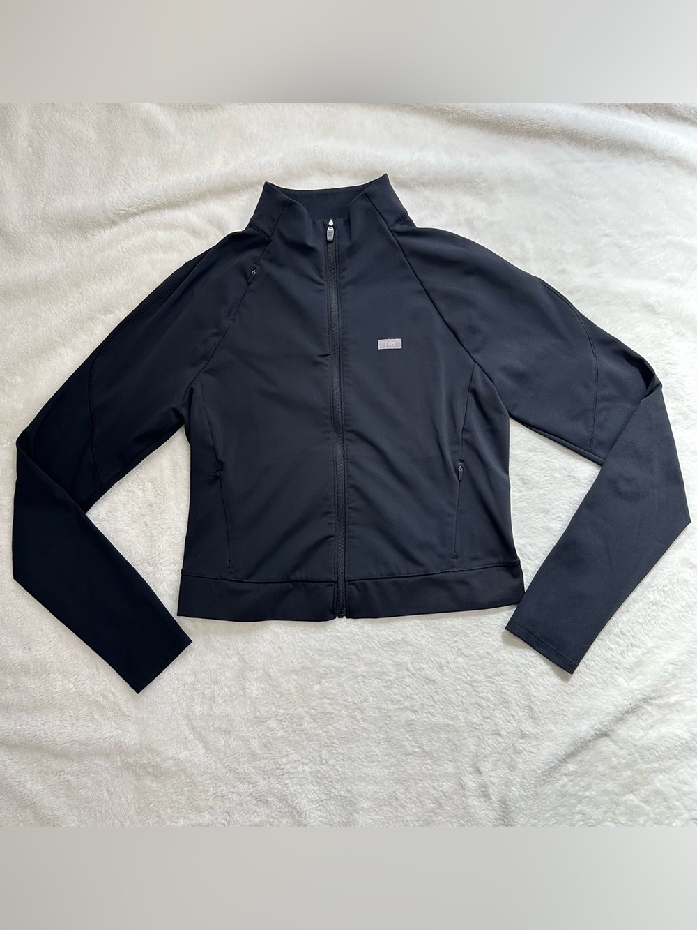 FIGS On-Shift ContourKnit Cropped Scrub Jacket Black - Size Medium